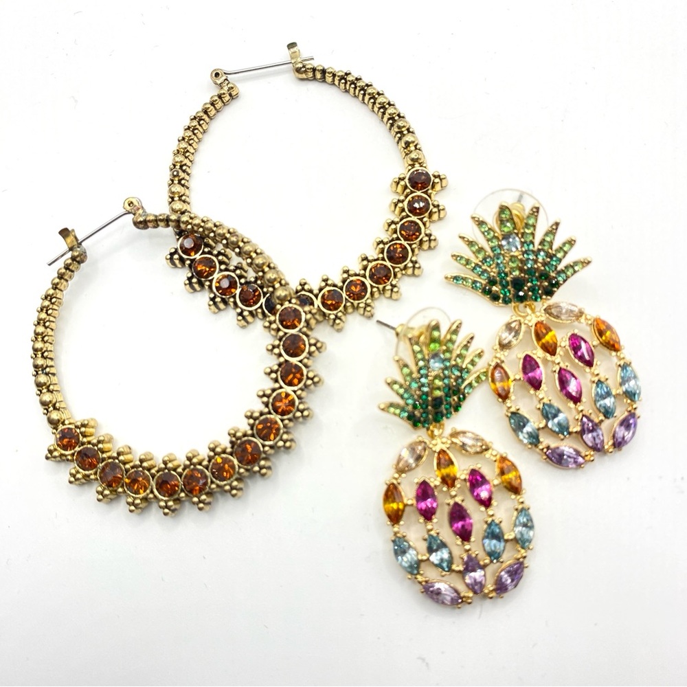 Rhinestone Pierced Earrings Two Pairs Pineapple
Hoops Goldtone